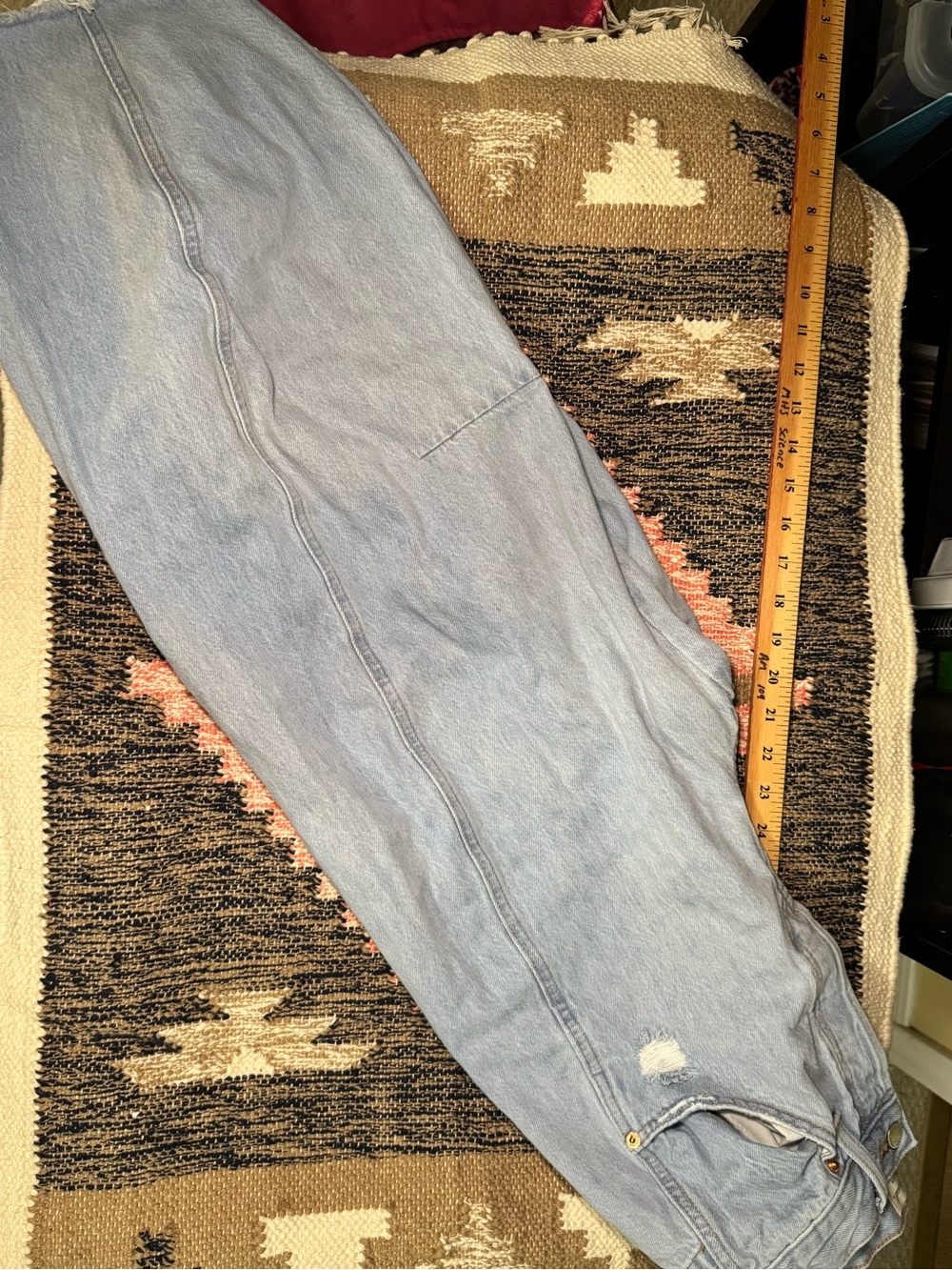 Universal Thread High Rise Curved Barrel Leg Jeans Size 2 Light Wash Distressed